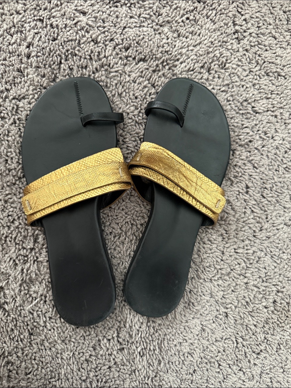 Italian leather Black and Gold Women's Toe-Ring Slide Sandals